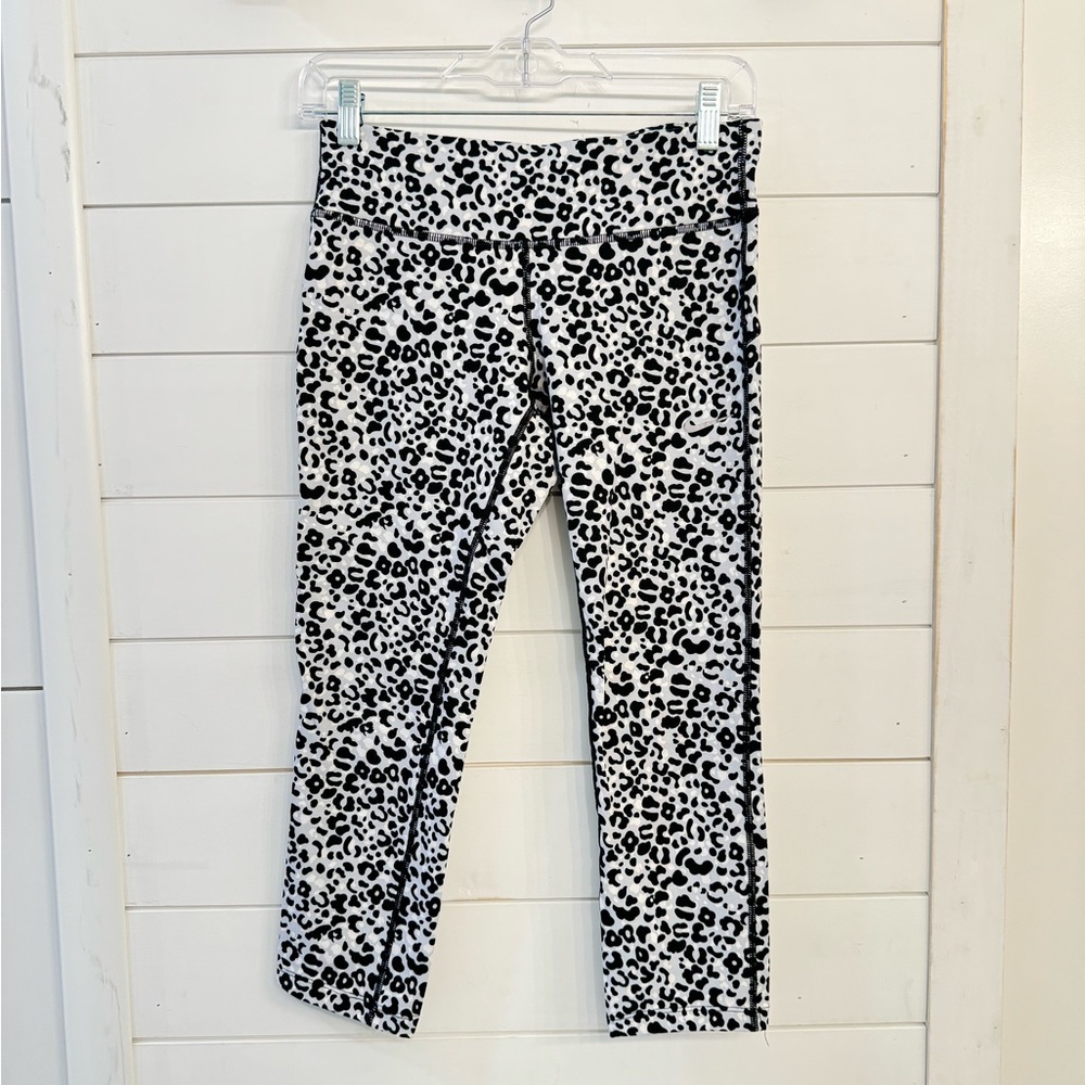 Nike workout leggings, size small, capris length, animal/leopard print